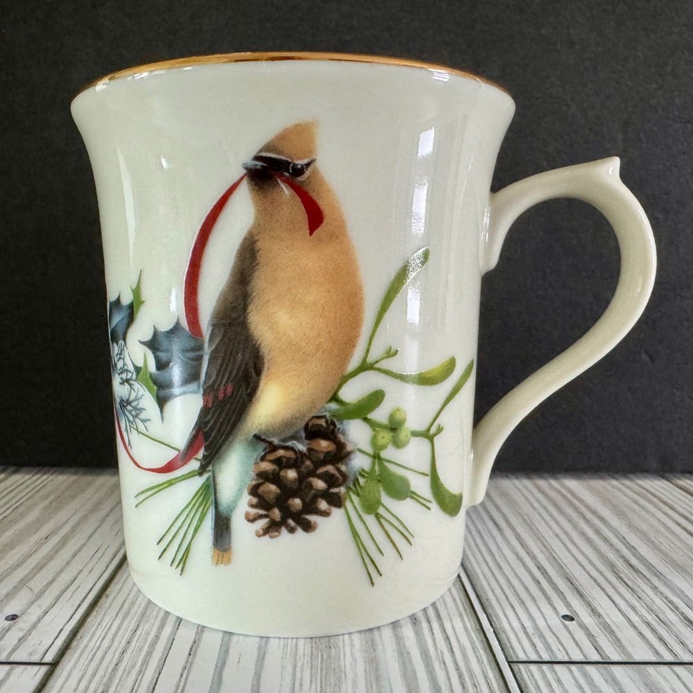 Lenox Winter Greetings Mug Cedar Waxwing Dark-eyed Junco Catherine McClung Gold